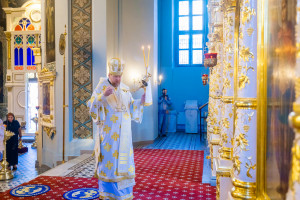 Митрополит Игнатий и митрополит Владимир совершили Божественную литургию в Свято-Духовском соборе г. Саратова