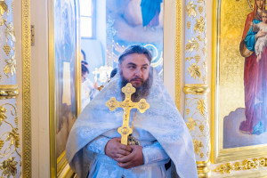 Митрополит Игнатий и митрополит Владимир совершили Божественную литургию в Свято-Духовском соборе г. Саратова