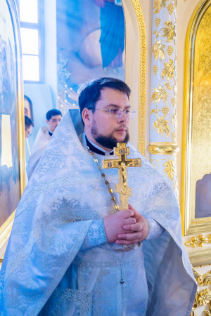 Митрополит Игнатий и митрополит Владимир совершили Божественную литургию в Свято-Духовском соборе г. Саратова