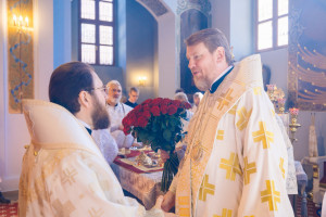 Митрополит Игнатий и митрополит Владимир совершили Божественную литургию в Свято-Духовском соборе г. Саратова
