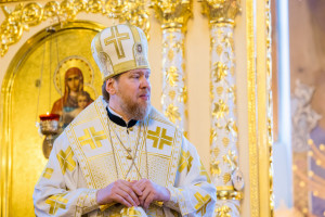 Митрополит Игнатий и митрополит Владимир совершили Божественную литургию в Свято-Духовском соборе г. Саратова