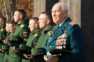 В парке Победы увековечили память погибших земляков в ходе специальной военной операции