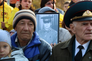 В парке Победы увековечили память погибших земляков в ходе специальной военной операции