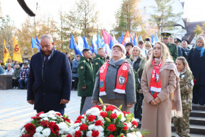 В парке Победы увековечили память погибших земляков в ходе специальной военной операции