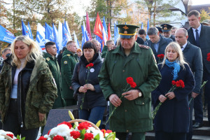В парке Победы увековечили память погибших земляков в ходе специальной военной операции