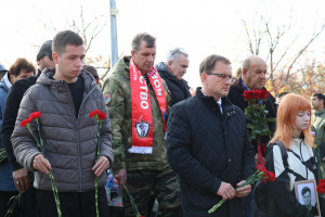 В парке Победы увековечили память погибших земляков в ходе специальной военной операции