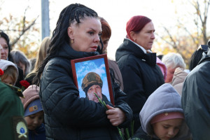 В парке Победы увековечили память погибших земляков в ходе специальной военной операции