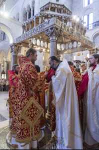 В день памяти святителя Николая Чудотворца Митрополит Лонгин возглавил Литургию в верхнем храме базилики святителя Николая г. Бари (Италия)
