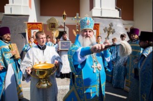 Литургия в Свято-Троицком кафедральном соборе Саратова