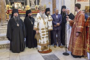 В день памяти святителя Николая Чудотворца Митрополит Лонгин возглавил Литургию в верхнем храме базилики святителя Николая г. Бари (Италия)