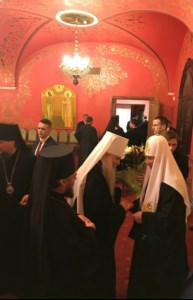 Митрополит Лонгин сослужил Святейшему Патриарху Кириллу на Литургии в Храме Христа Спасителя в годовщину его интронизации