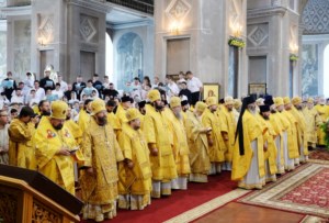 Митрополит Лонгин сослужил Святейшему Патриарху Кириллу на Божественной литургии в Воскресенском кафедральном соборе г. Арзамаса