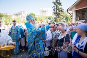 Литургия в Свято-Троицком кафедральном соборе Саратова