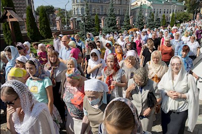 Божественная литургия в Свято-Троицком кафедральном соборе г. Саратова