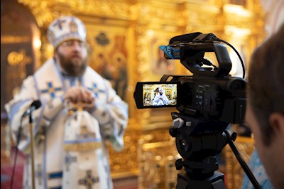 Божественная литургия в Свято-Троицком кафедральном соборе г. Саратова