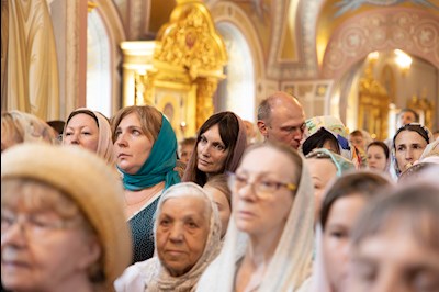 Божественная литургия в Свято-Троицком кафедральном соборе г. Саратова