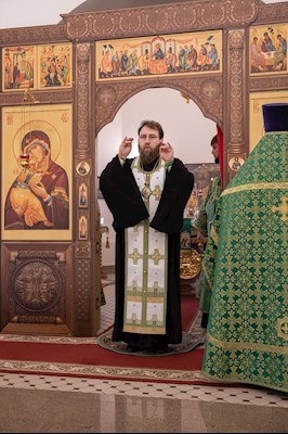 Митрополит Игнатий совершил всенощное бдение в храме преподобного Сергия Радонежского г. Саратова