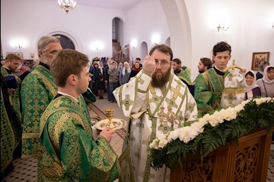Митрополит Игнатий совершил всенощное бдение в храме преподобного Сергия Радонежского г. Саратова