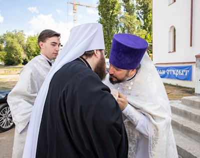 Митрополит Игнатий совершил малое освящение храма святителя Тихона Задонского г. Саратова и Божественную литургию в новоосвященном храме
