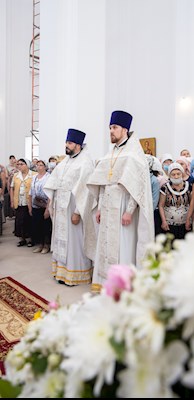 Митрополит Игнатий совершил малое освящение храма святителя Тихона Задонского г. Саратова и Божественную литургию в новоосвященном храме