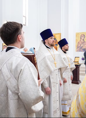 Митрополит Игнатий совершил малое освящение храма святителя Тихона Задонского г. Саратова и Божественную литургию в новоосвященном храме