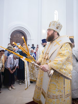 Митрополит Игнатий совершил малое освящение храма святителя Тихона Задонского г. Саратова и Божественную литургию в новоосвященном храме