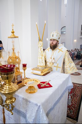Митрополит Игнатий совершил малое освящение храма святителя Тихона Задонского г. Саратова и Божественную литургию в новоосвященном храме
