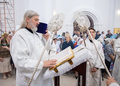 Митрополит Игнатий совершил малое освящение храма святителя Тихона Задонского г. Саратова и Божественную литургию в новоосвященном храме