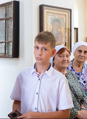 Митрополит Игнатий посетил храмы Вольского благочиния