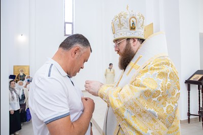Митрополит Игнатий совершил малое освящение храма святителя Тихона Задонского г. Саратова и Божественную литургию в новоосвященном храме