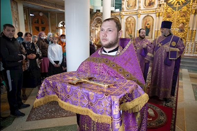 Митрополит Игнатий совершил Божественную литургию в храме Всех святых, в земле Русской просиявших, г. Саратова