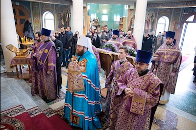 Митрополит Игнатий совершил Божественную литургию в храме Всех святых, в земле Русской просиявших, г. Саратова