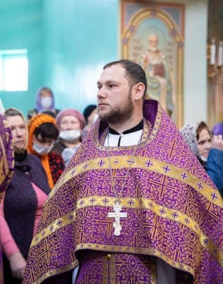 Митрополит Игнатий совершил Божественную литургию в храме Всех святых, в земле Русской просиявших, г. Саратова