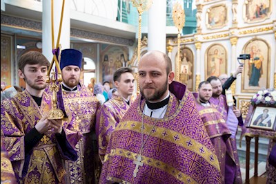 Митрополит Игнатий совершил Божественную литургию в храме Всех святых, в земле Русской просиявших, г. Саратова