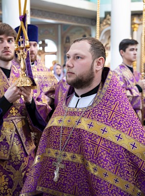 Митрополит Игнатий совершил Божественную литургию в храме Всех святых, в земле Русской просиявших, г. Саратова