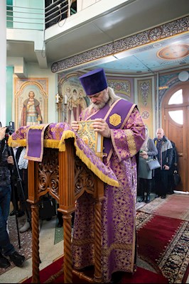 Митрополит Игнатий совершил Божественную литургию в храме Всех святых, в земле Русской просиявших, г. Саратова