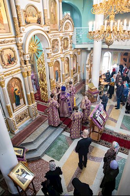 Митрополит Игнатий совершил Божественную литургию в храме Всех святых, в земле Русской просиявших, г. Саратова