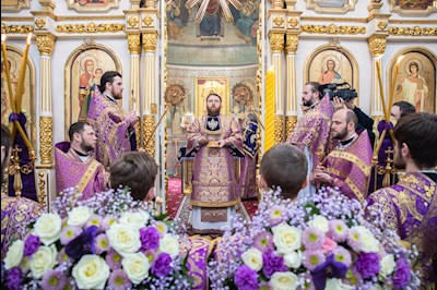 Митрополит Игнатий совершил Божественную литургию в храме Всех святых, в земле Русской просиявших, г. Саратова