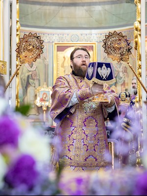 Митрополит Игнатий совершил Божественную литургию в храме Всех святых, в земле Русской просиявших, г. Саратова
