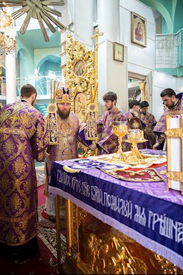 Митрополит Игнатий совершил Божественную литургию в храме Всех святых, в земле Русской просиявших, г. Саратова
