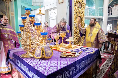 Митрополит Игнатий совершил Божественную литургию в храме Всех святых, в земле Русской просиявших, г. Саратова