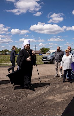 Митрополит Игнатий освятил кресты, купола и колокола Ильинского храма с. Лопуховка Аткарского района