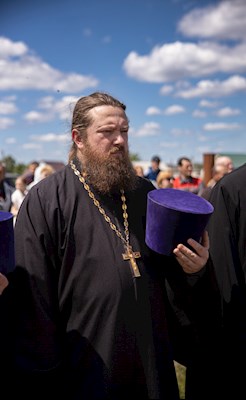Митрополит Игнатий освятил кресты, купола и колокола Ильинского храма с. Лопуховка Аткарского района