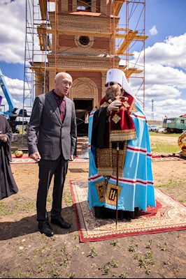 Митрополит Игнатий освятил кресты, купола и колокола Ильинского храма с. Лопуховка Аткарского района