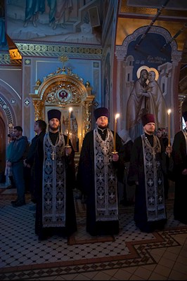 Митрополит Игнатий совершил великое повечерие с чтением канона преподобного Андрея Критского в Свято-Троицком кафедральном соборе г. Саратова