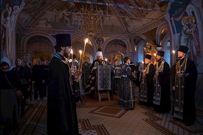 Митрополит Игнатий совершил великое повечерие с чтением канона преподобного Андрея Критского в Свято-Троицком кафедральном соборе г. Саратова