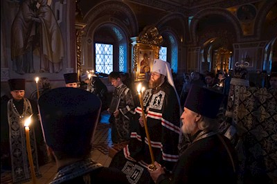 Митрополит Игнатий совершил великое повечерие с чтением канона преподобного Андрея Критского в Свято-Троицком кафедральном соборе г. Саратова