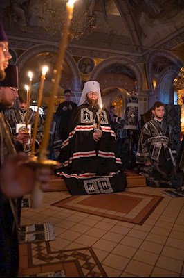 Митрополит Игнатий совершил великое повечерие с чтением канона преподобного Андрея Критского в Свято-Троицком кафедральном соборе г. Саратова