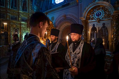 Митрополит Игнатий совершил великое повечерие с чтением канона преподобного Андрея Критского в Свято-Троицком кафедральном соборе г. Саратова