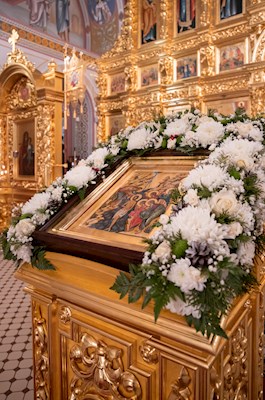 Митрополит Игнатий совершил великую вечерню в соединении с Литургией святителя Василия Великого в Свято-Троицком соборе г. Саратова